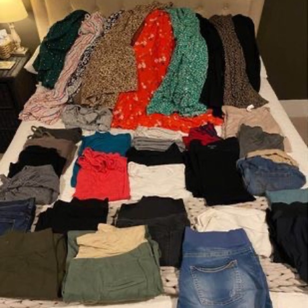 SOLD LARGE LOT Maternity Clothes sizes M/10-L/12